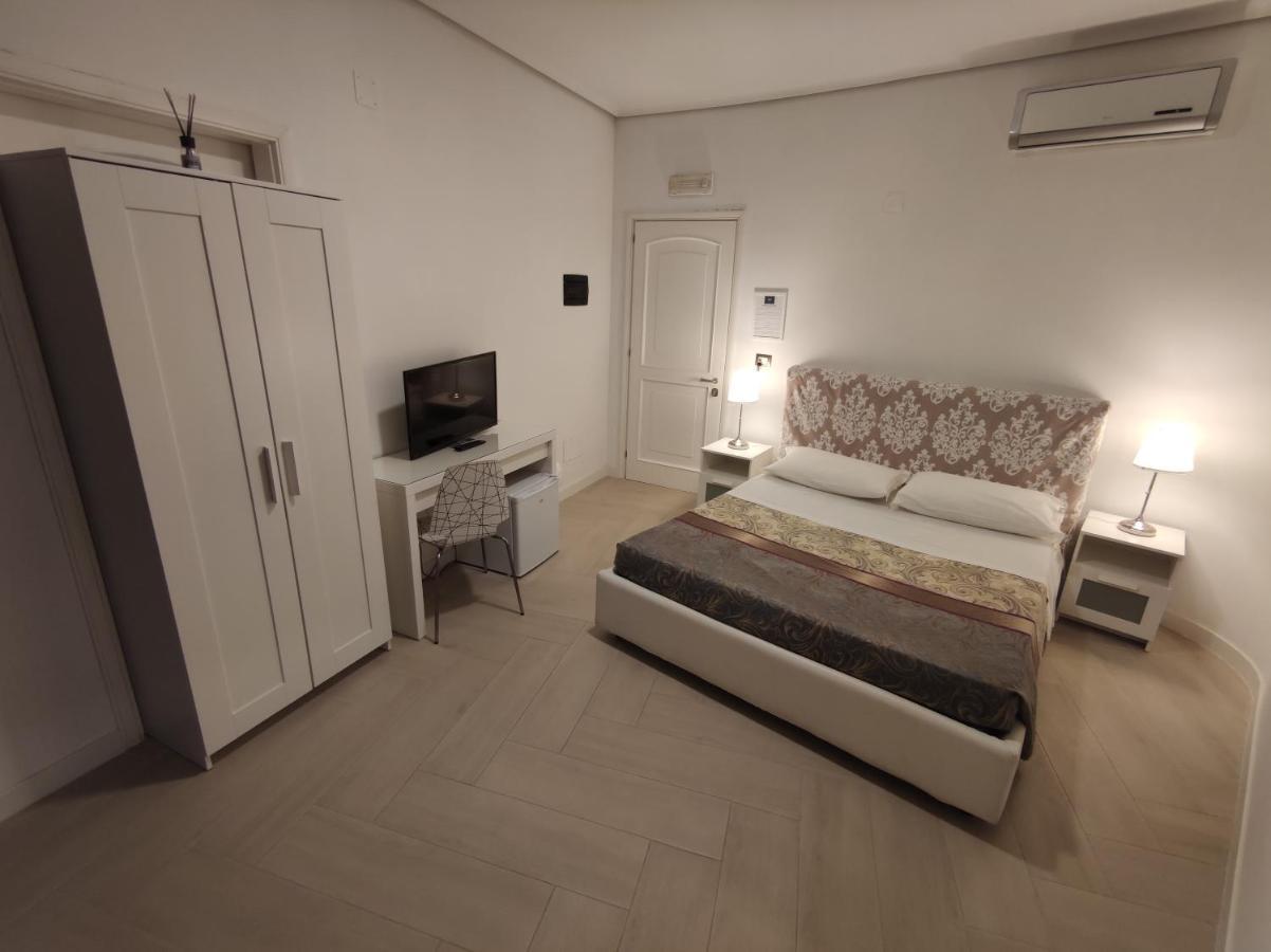 Sami Luxury Rooms 3 8 0 7 9 4 9 2 5 3 Syracuse Exterior photo
