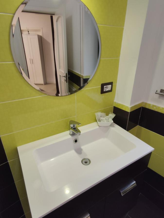 Sami Luxury Rooms 3 8 0 7 9 4 9 2 5 3 Syracuse Exterior photo